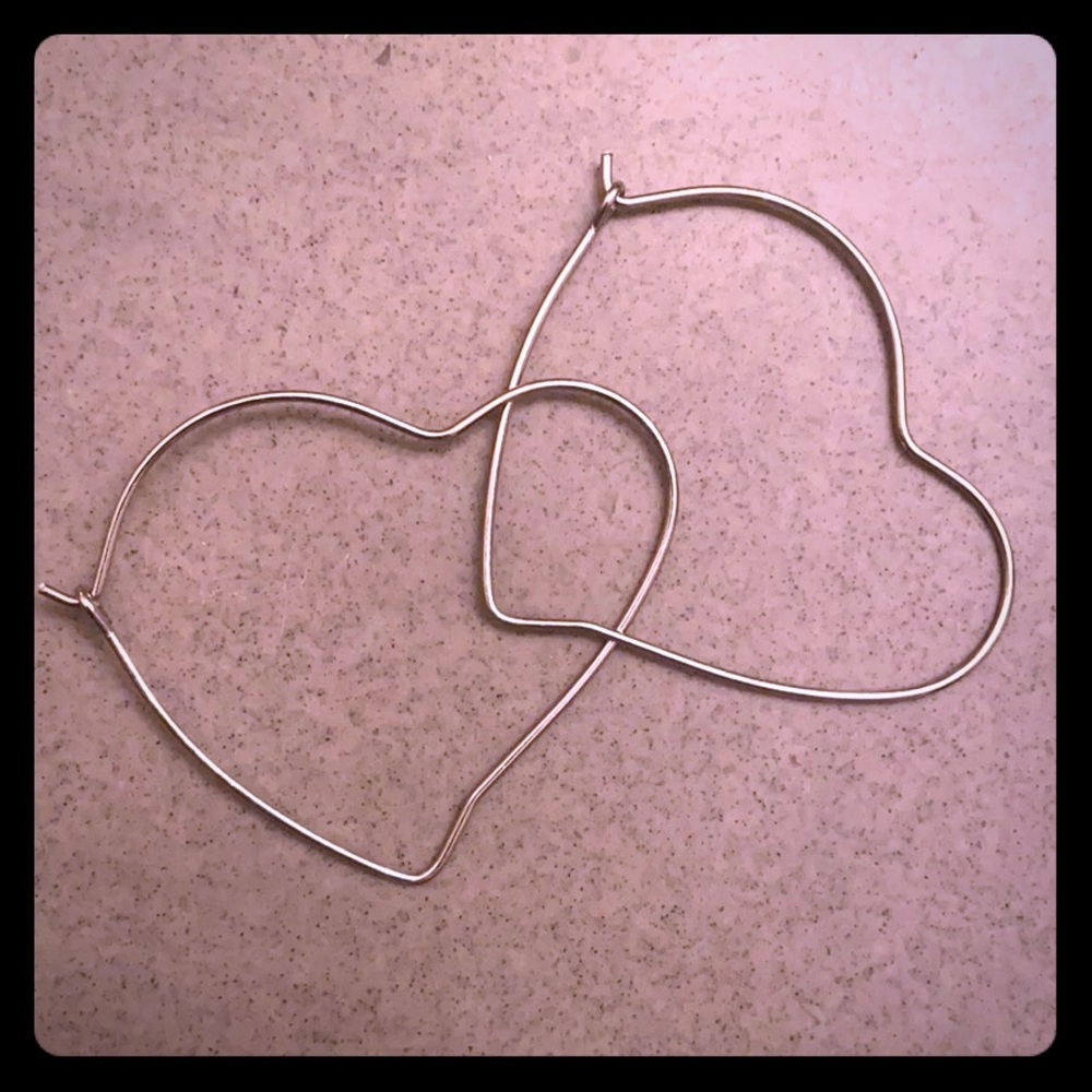 (CLOSET CLOSING FINAL SALE) NWOT Abstract Heart Hoop Earrings